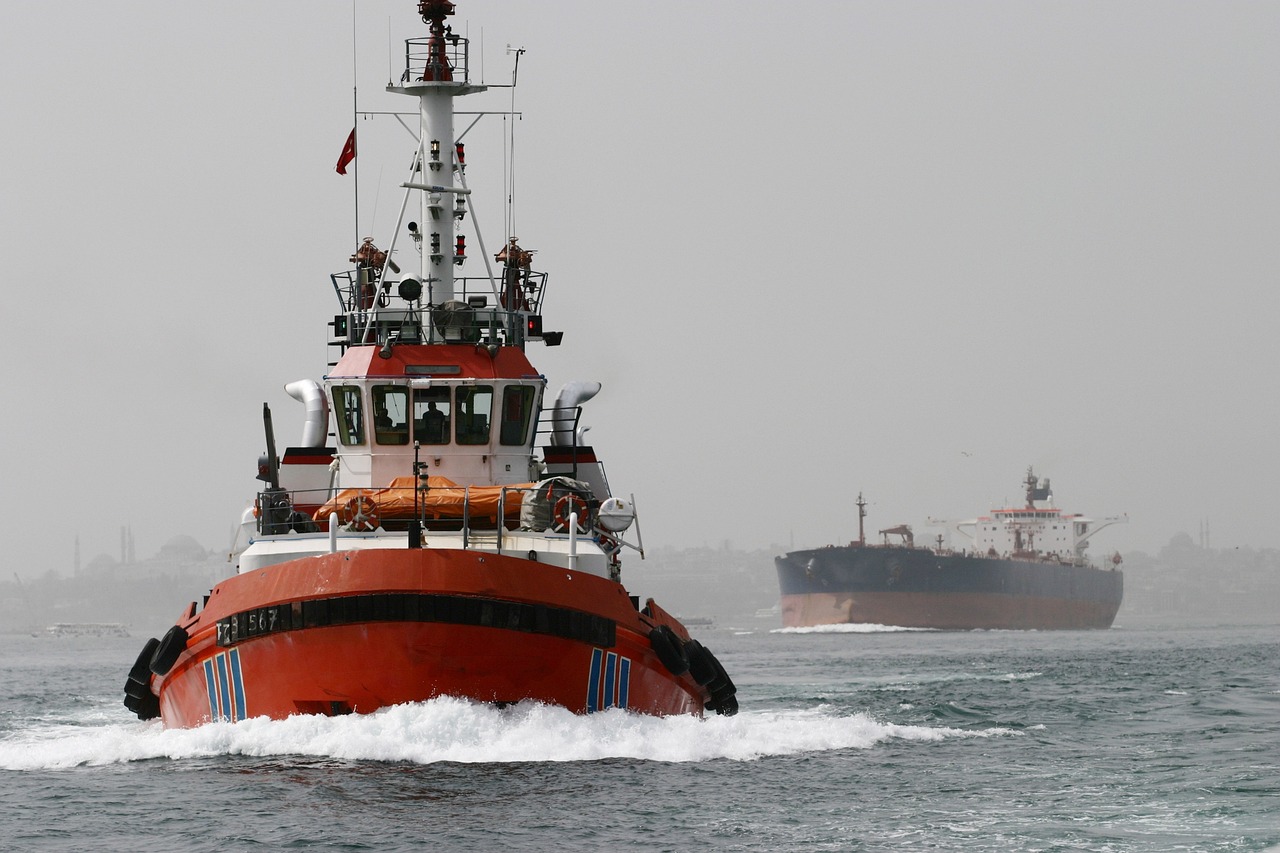 tanker, port tractor, ship-3734630.jpg