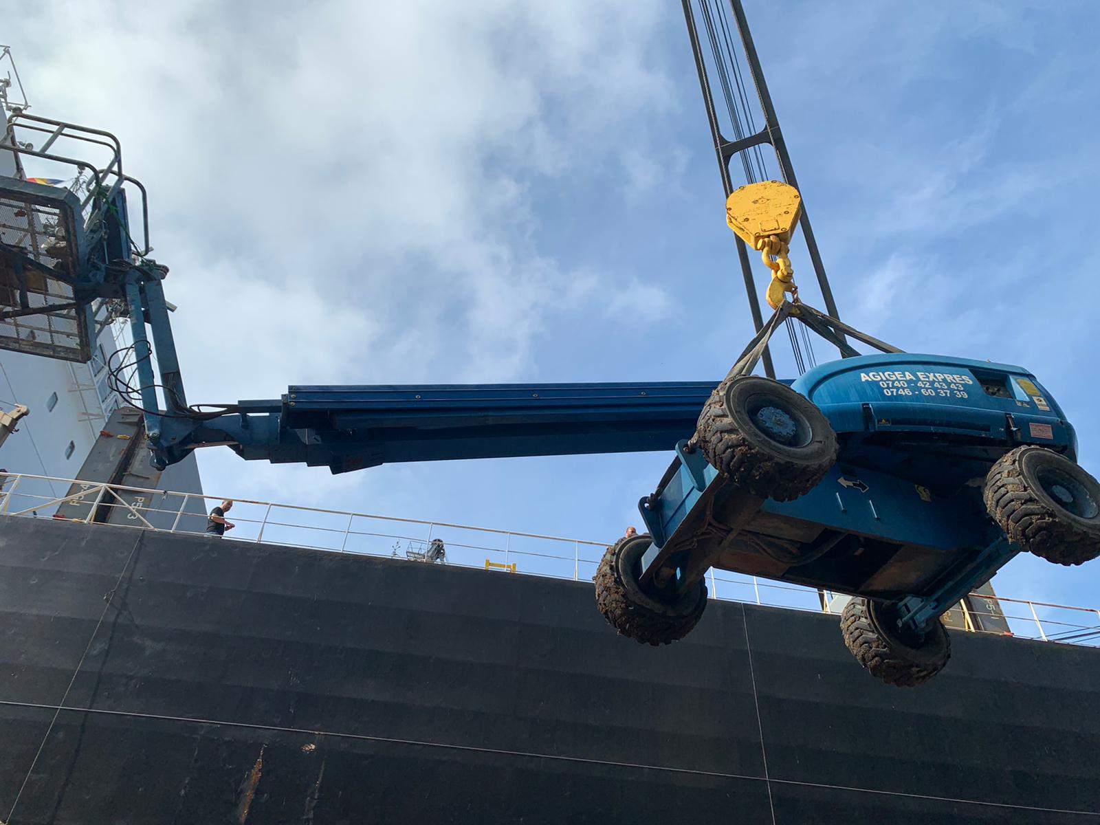 Interior hold cleaning in Agigea port